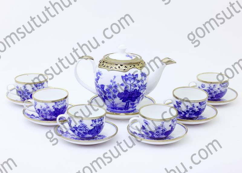 Bộ ấm chén sen vẽ tay bọc đồng