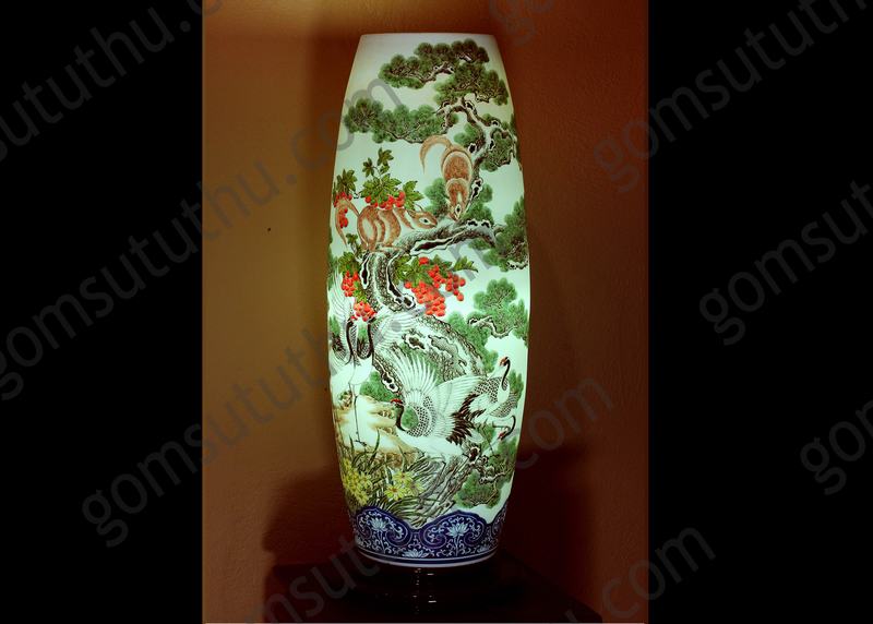 Đèn sóc tùng dáng trụ, vẽ màu